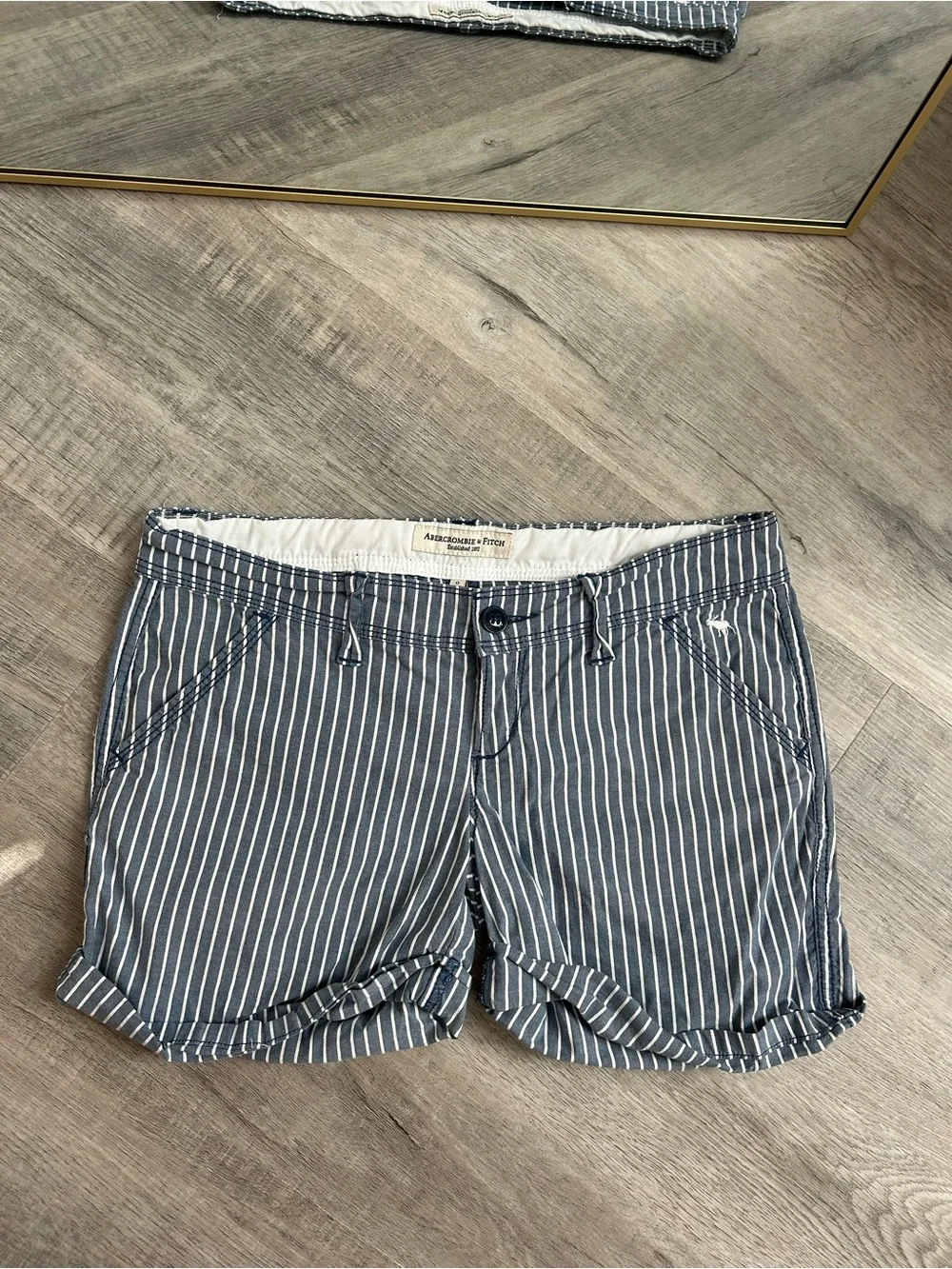 Vintage Y2K Abercrombie & Fitch Blue Pinstripe Low Rise Cuffed Shorts Size 0